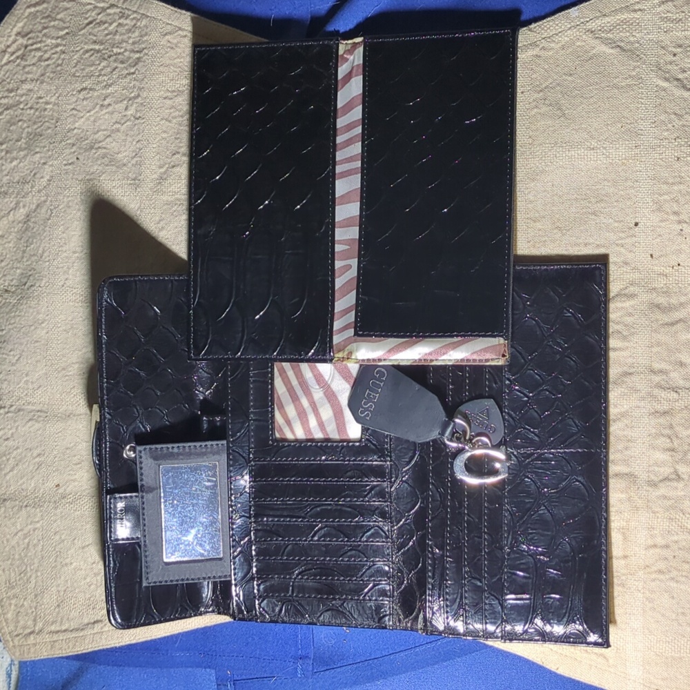 Guess Black Wallet with Silver Clasp And Guess Key Tags Now Only $25 - Picture 5 of 14